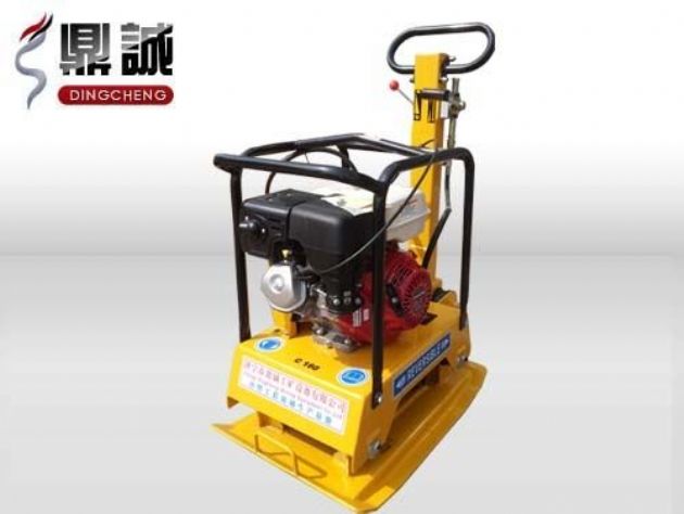 點(diǎn)擊查看詳細(xì)信息<br>標(biāo)題：雙向振動(dòng)平板夯 閱讀次數(shù)：13686