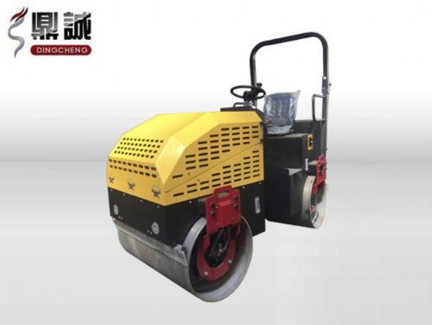 點(diǎn)擊查看詳細(xì)信息<br>標(biāo)題：2.5噸全液壓座駕式振動(dòng)壓路機(jī) 閱讀次數(shù)：15013