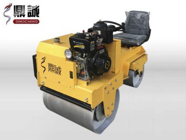 點(diǎn)擊查看詳細(xì)信息<br>標(biāo)題：DC850C座駕式壓路機(jī) 閱讀次數(shù)：15736